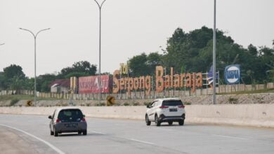 Tol Serpong Balaraja seksi 1b sedang dikebut