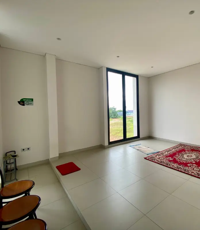 Fasilitas Musholla bagi umat muslim